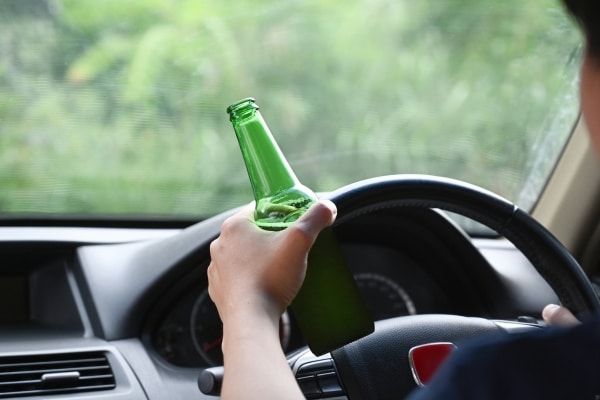 Dangerous Mistakes People Make While Driving