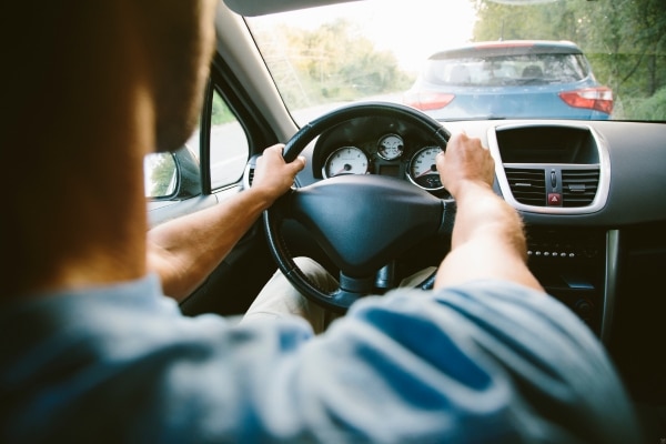 Dangerous Mistakes People Make While Driving